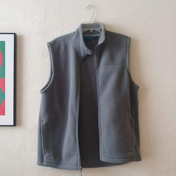 Eastern Mountain Sports fleece vest - Picture 2 of 8